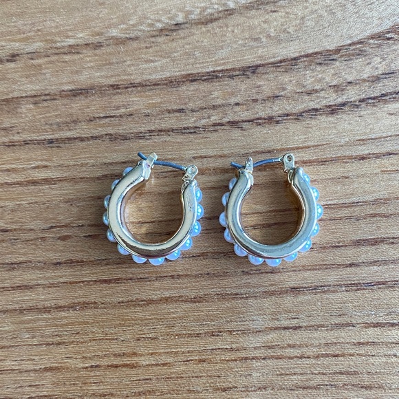 LOFT Gold Hoop Earrings with Pearl Accents - Picture 2 of 3